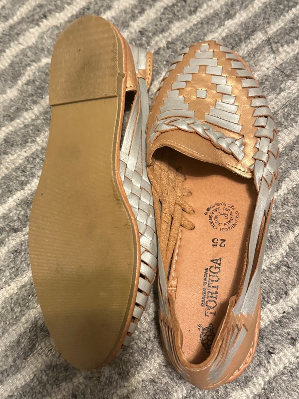 Tortuga Women’s Tan and Silver Woven Leather Huarache Flats Slip Ons - Picture 2 of 7